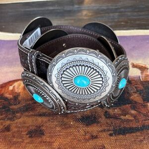 Womens Ariat Concho Belt. Size Medium.